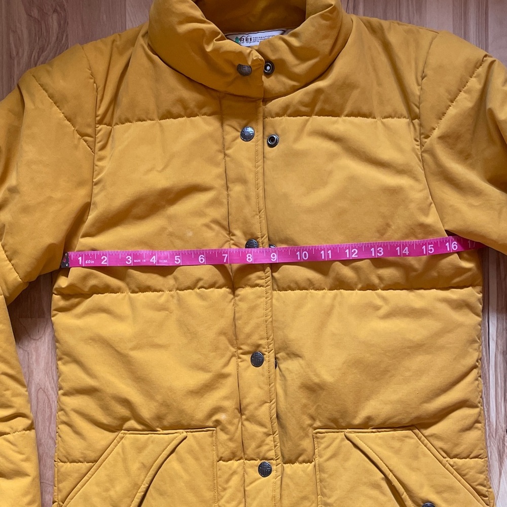 REI Vintage Golden Yellow Women's Puffer Jacket - Picture 5 of 9